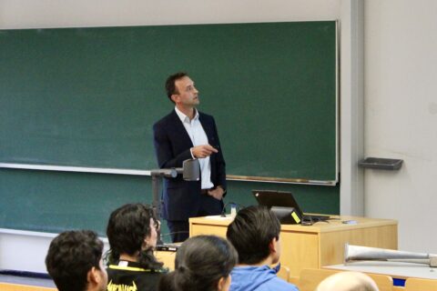 Symbolbild zum Artikel. Der Link öffnet das Bild in einer großen Anzeige.